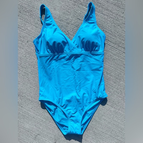 LAND’s End Vibrant Blue One-Piece Swimsuit NWT - Picture 1 of 4